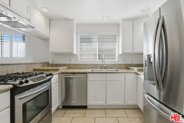 $639,000 | 18550 Hatteras Street, Unit 45, Tarzana, CA 91356