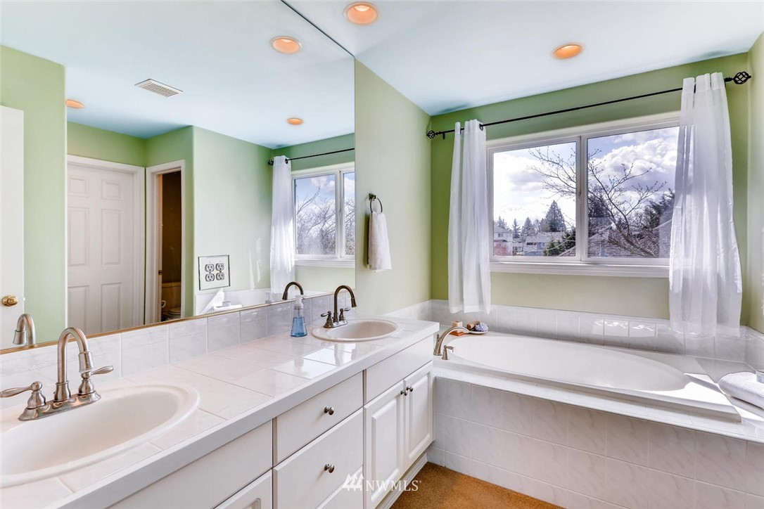 1825 Northeast 25th Place Renton, WA 98056 - Photo 14 of 25