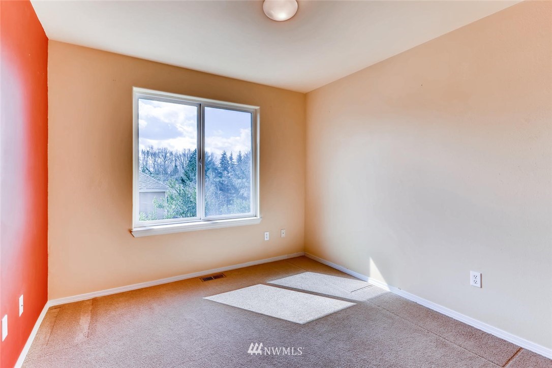 1825 Northeast 25th Place Renton, WA 98056 - Photo 15 of 25
