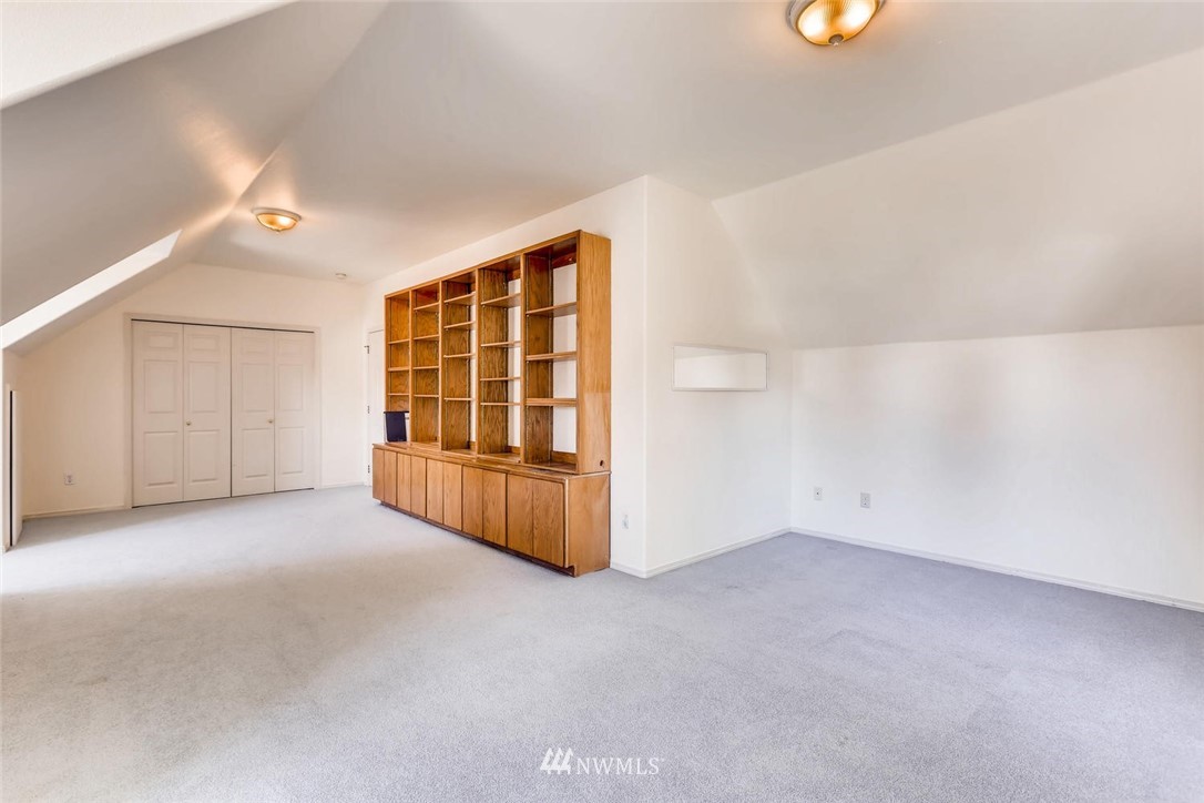 1825 Northeast 25th Place Renton, WA 98056 - Photo 18 of 25