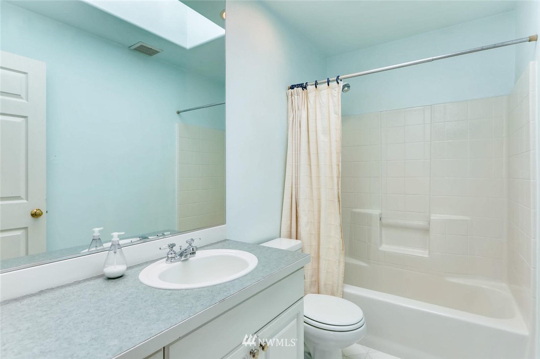 1825 Northeast 25th Place Renton, WA 98056 - Photo 19 of 25