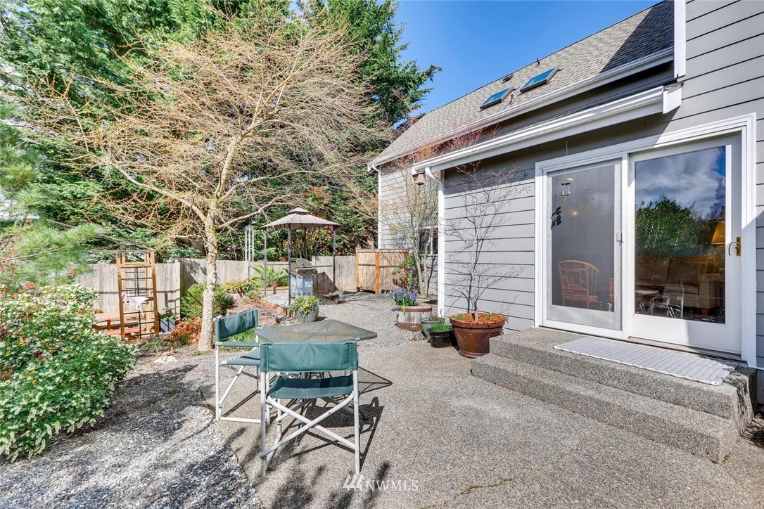 1825 Northeast 25th Place Renton, WA 98056 - Photo 21 of 25