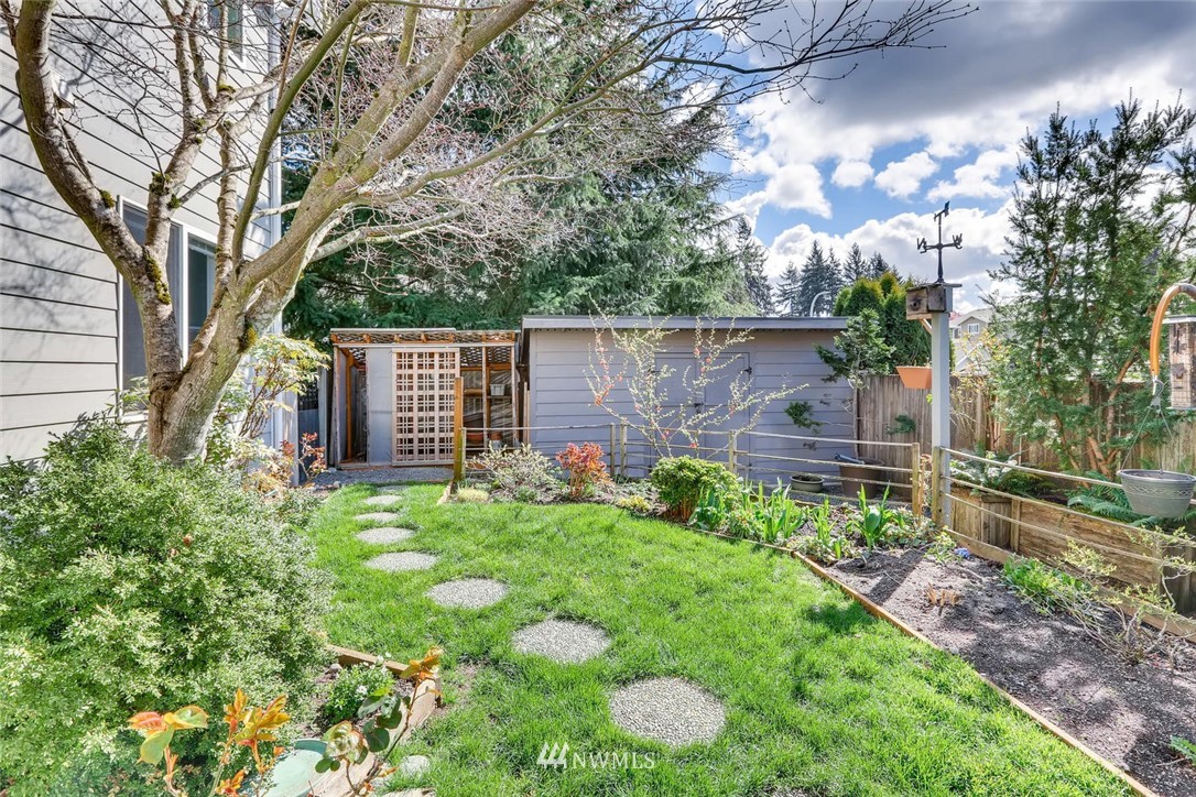 1825 Northeast 25th Place Renton, WA 98056 - Photo 24 of 25