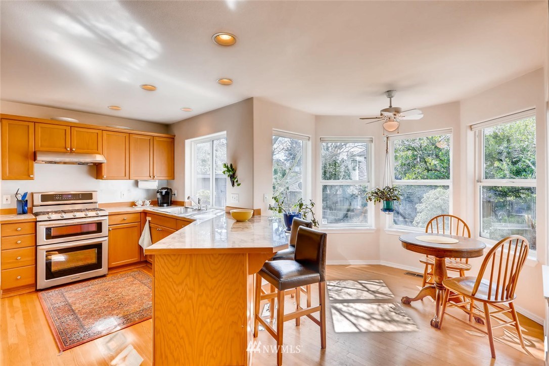 1825 Northeast 25th Place Renton, WA 98056 - Photo 8 of 25