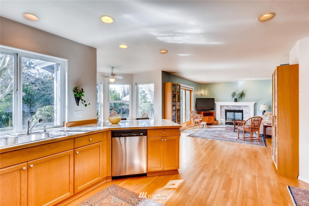 1825 Northeast 25th Place Renton, WA 98056 - Photo 9 of 25