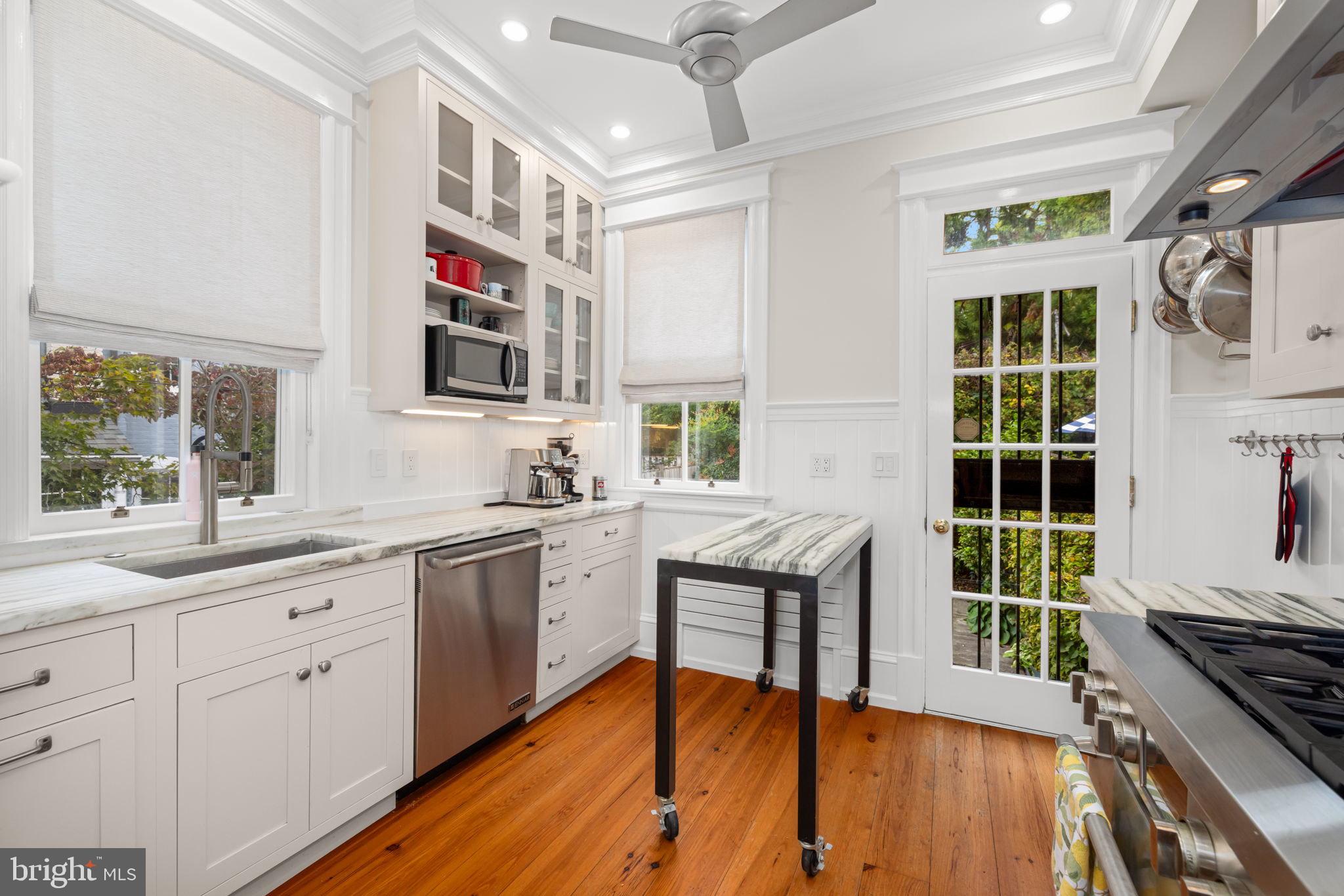 2908 R Street Northwest Washington, DC 20007 - Photo 4 of 12 Kitchen