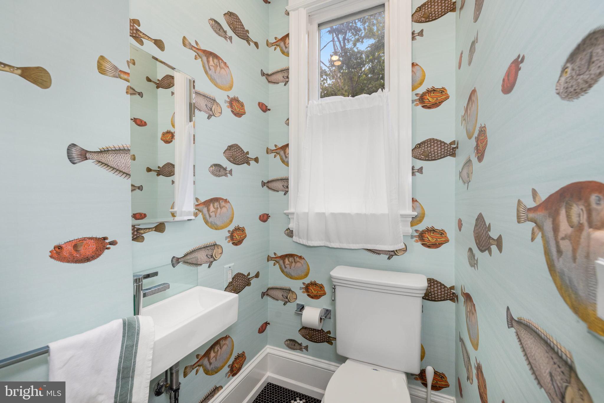 2908 R Street Northwest Washington, DC 20007 - Photo 5 of 12 Powder Room