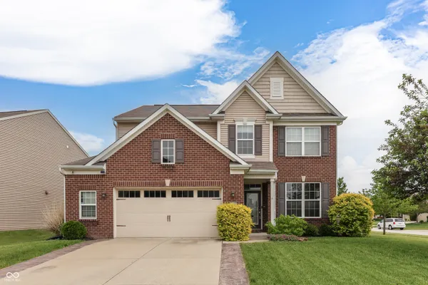 $350,000 | 2689 Falcon Drive, Greenwood, IN 46143