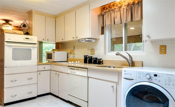 25 Carver Road Framingham, MA 01701 - Photo 9 of 25 Gallery Image 9
