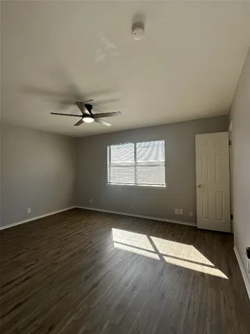 $1,725 | 5724 Signal Point, Austin, TX 78724