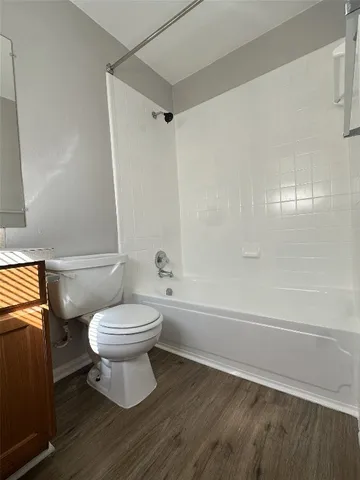 $1,725 | 5724 Signal Point, Austin, TX 78724