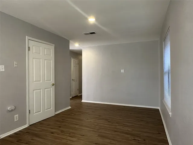 $1,725 | 5724 Signal Point, Austin, TX 78724