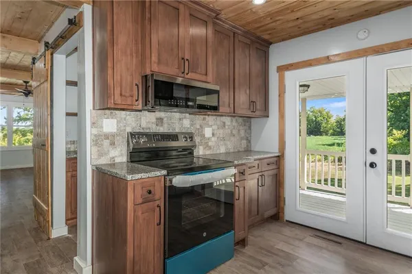 $549,900 | 3024 Highway 224, Napoleon, MO 64074