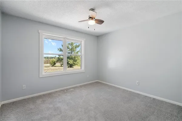 $549,900 | 3024 Highway 224, Napoleon, MO 64074