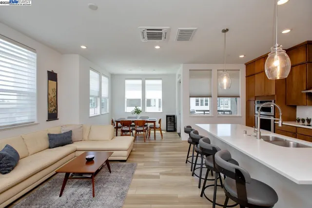 $975,000 | 2885 Tradewind Drive, Alameda, CA 94501