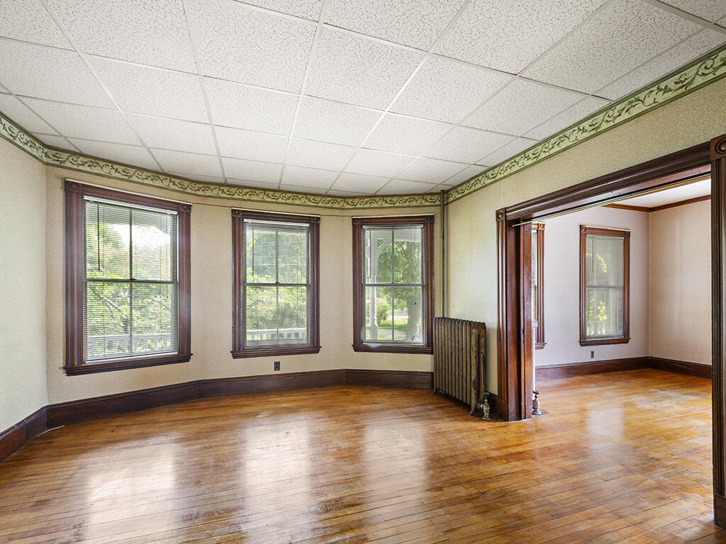 5 West Street Waterville, ME 04901 - Photo 11 of 29 Living room