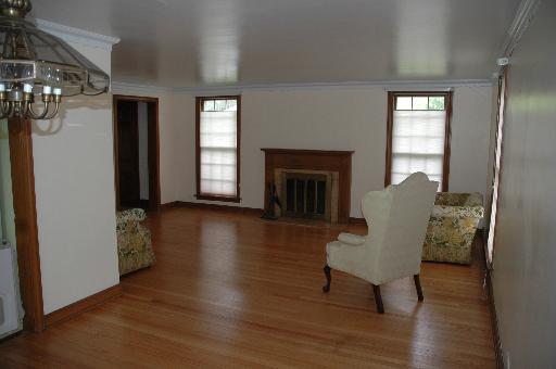 1042 Hillside Road Northbrook, IL 60062 - Photo 2 of 16