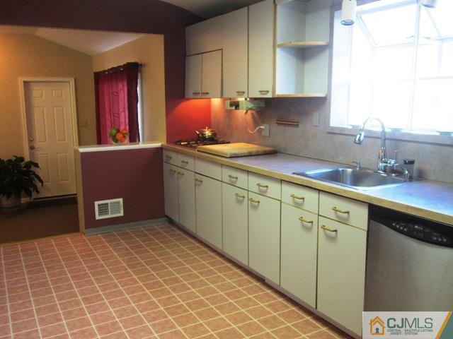 2 Packard Road East Brunswick, NJ 08816 - Photo 4 of 21 Gallery Image 4