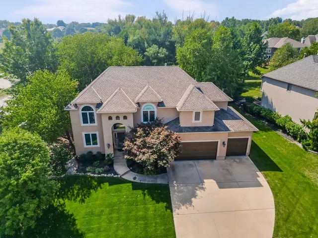 $794,000 | 5501 West 146th Street, Overland Park, KS 66223