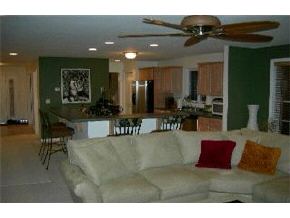 1020 Mammoth Road Manchester, NH 03104 - Photo 4 of 9