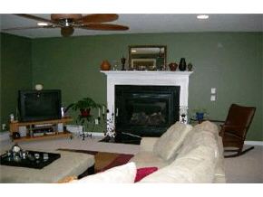 1020 Mammoth Road Manchester, NH 03104 - Photo 5 of 9