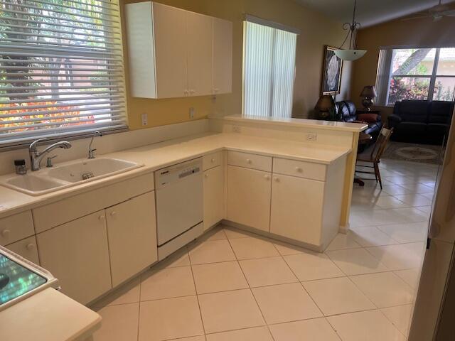 10036 Diamond Lake Road Boynton Beach, FL 33437 - Photo 10 of 20 the kitchen
