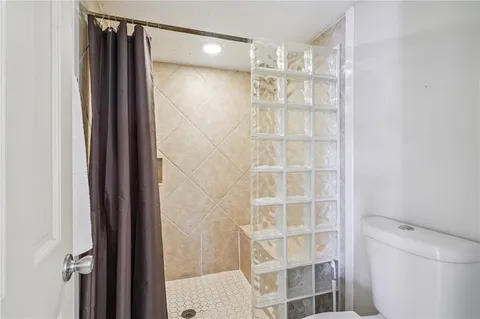 $395,000 | 16 Mariners Cove North, New Orleans, LA 70124