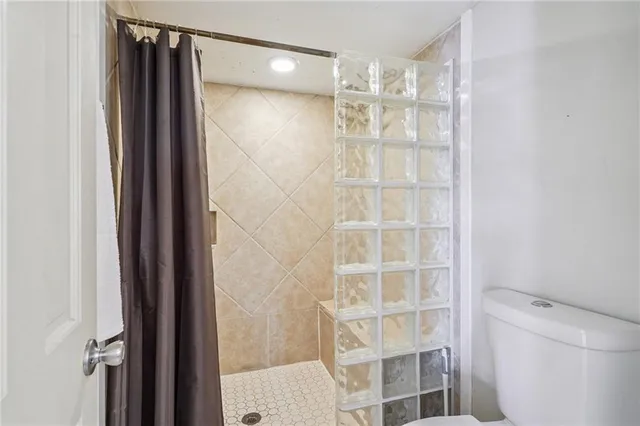 $395,000 | 16 Mariners Cove North, New Orleans, LA 70124