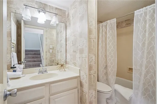 $395,000 | 16 Mariners Cove North, New Orleans, LA 70124