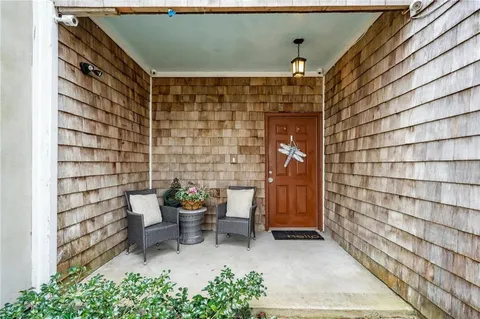 $395,000 | 16 Mariners Cove North, New Orleans, LA 70124