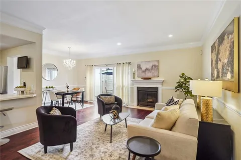 $395,000 | 16 Mariners Cove North, New Orleans, LA 70124