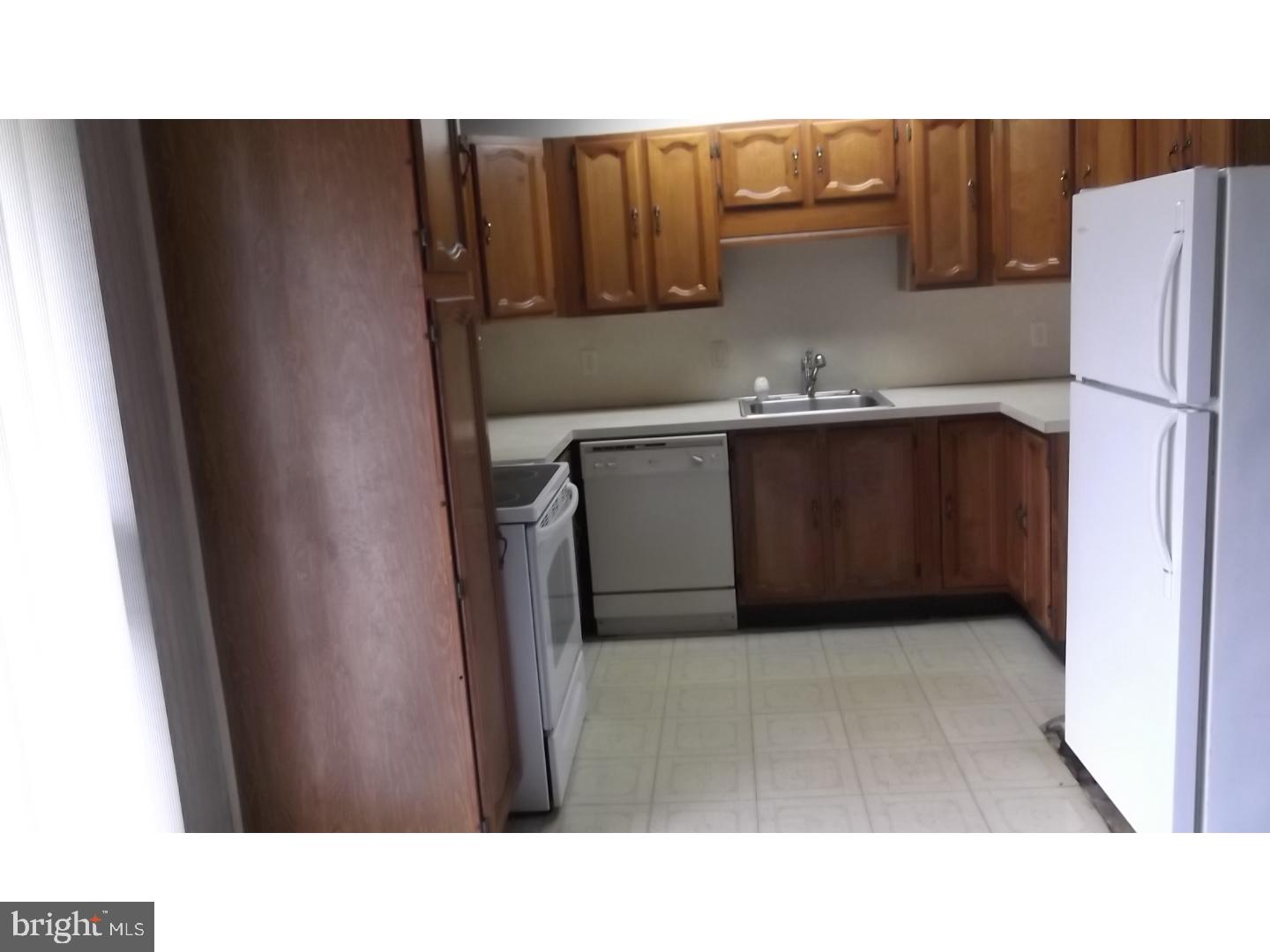 90 Cardinal Road Levittown, PA 19057 - Photo 3 of 8