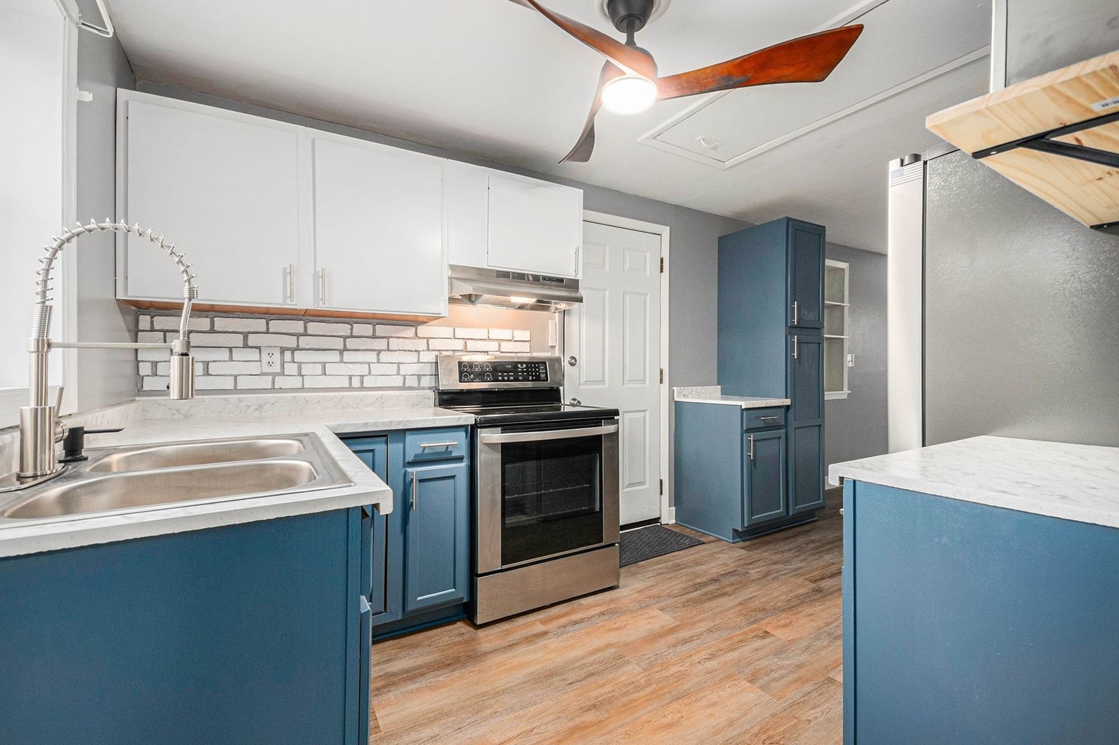 215 Main Street Kirkland, IL 60146 - Photo 14 of 29