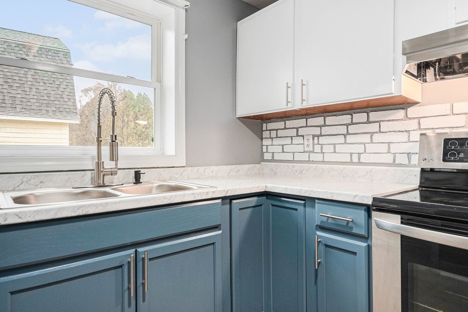 215 Main Street Kirkland, IL 60146 - Photo 16 of 29