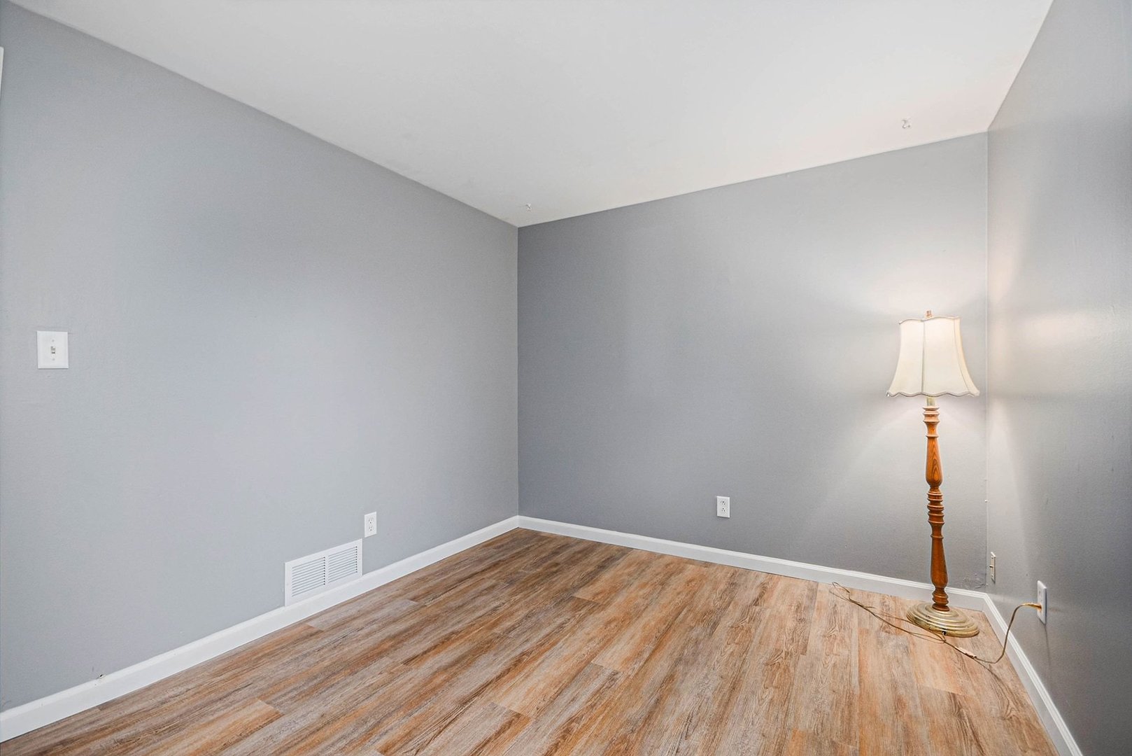 215 Main Street Kirkland, IL 60146 - Photo 21 of 29