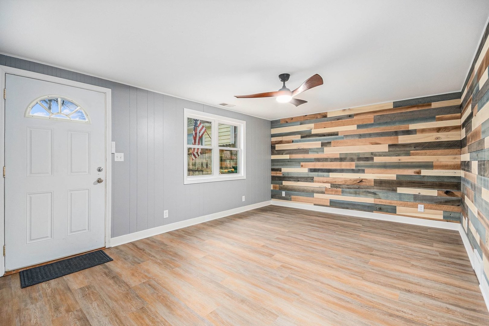 215 Main Street Kirkland, IL 60146 - Photo 5 of 29