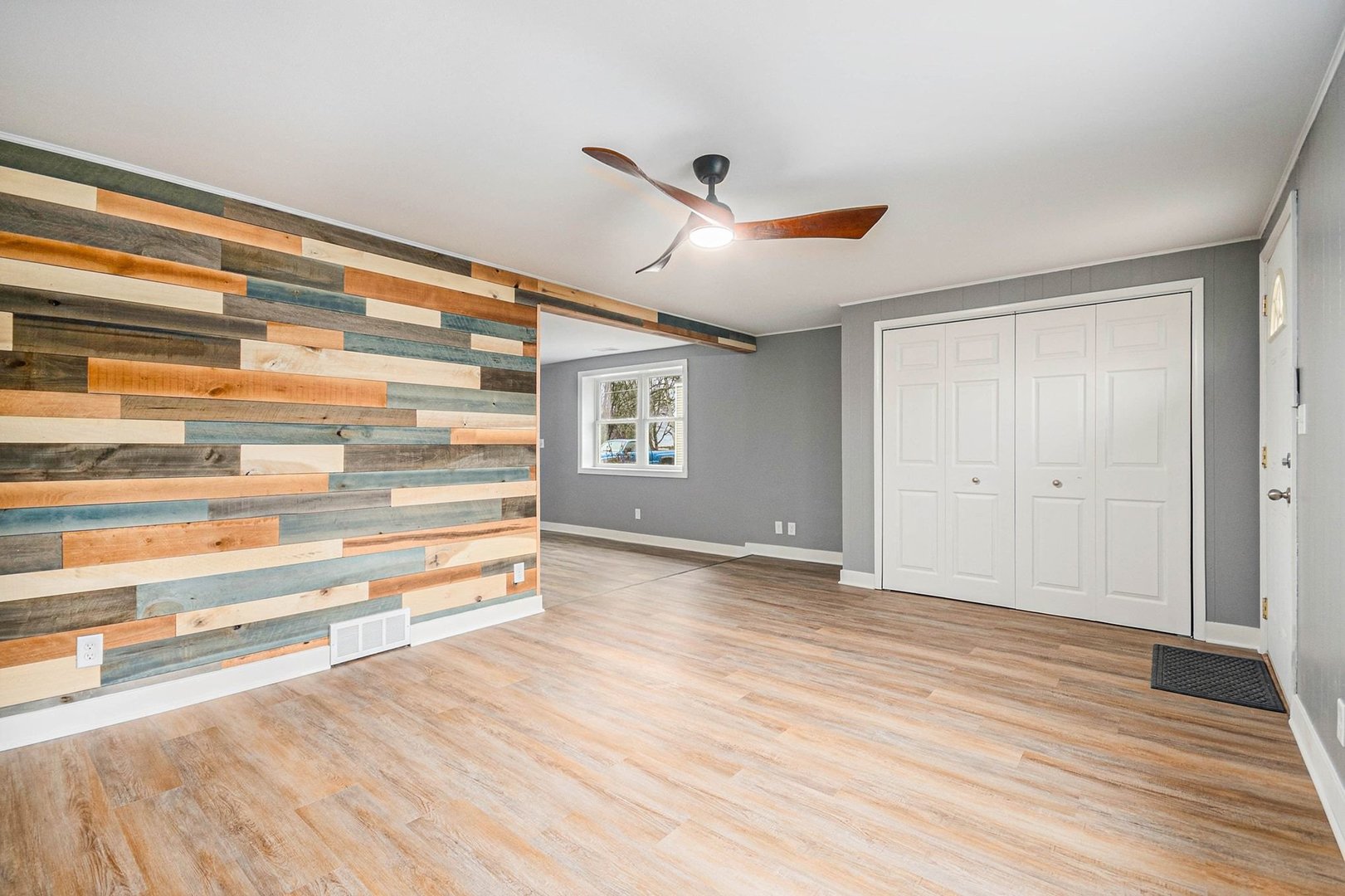 215 Main Street Kirkland, IL 60146 - Photo 7 of 29