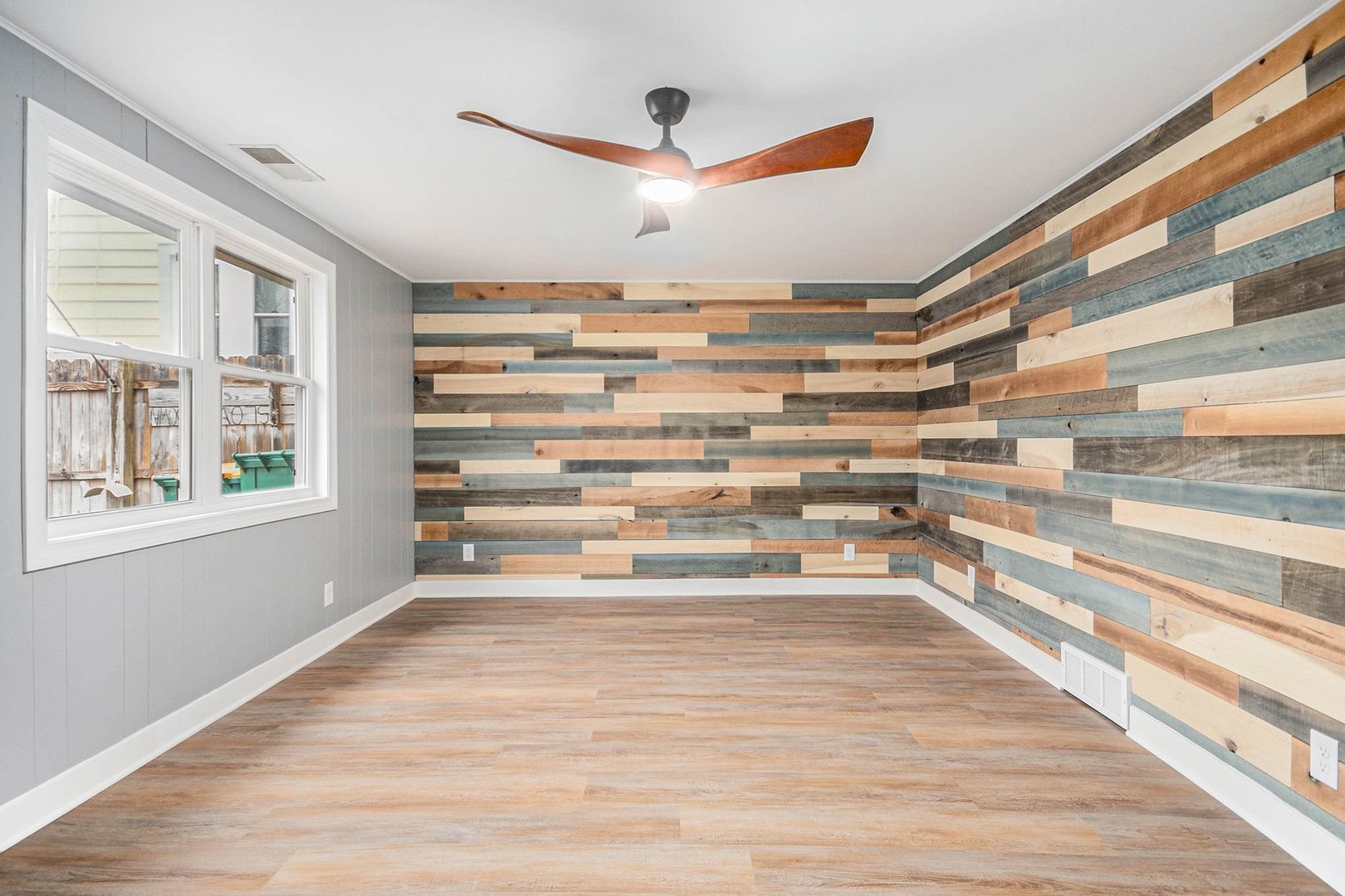 215 Main Street Kirkland, IL 60146 - Photo 8 of 29