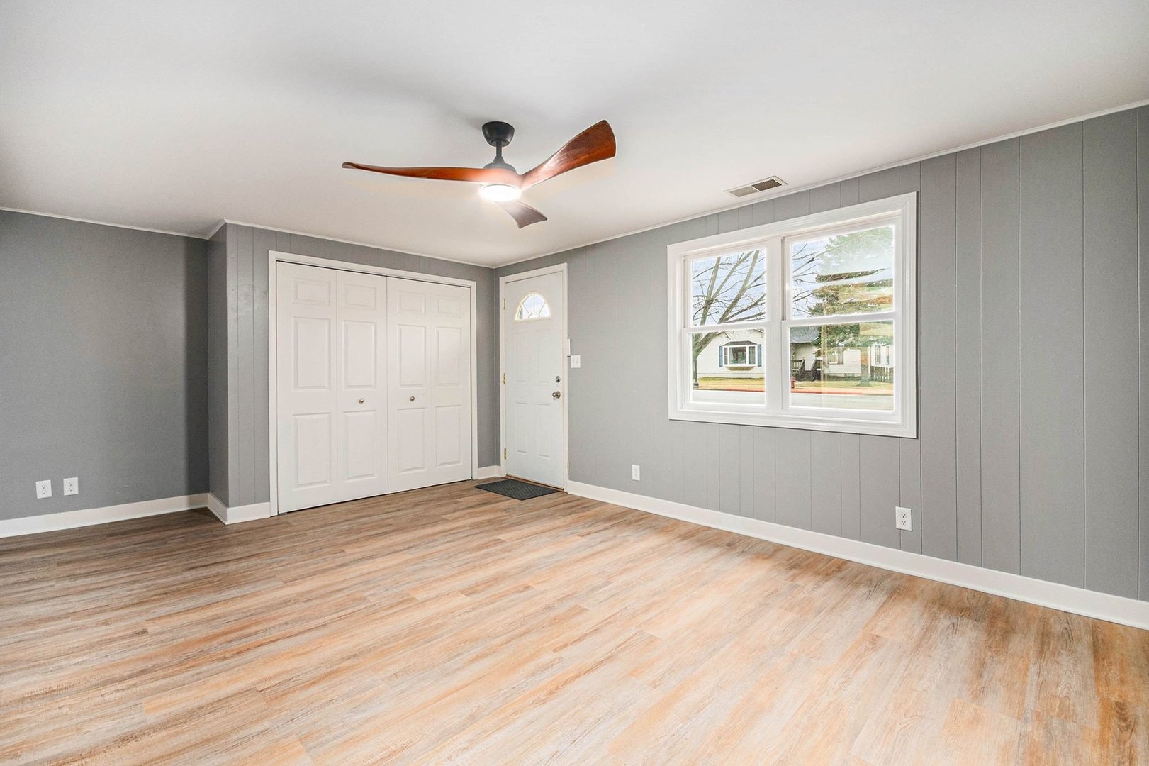 215 Main Street Kirkland, IL 60146 - Photo 9 of 29