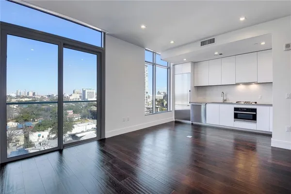 $2,750 | 501 West Avenue, Unit 1206, Austin, TX 78701