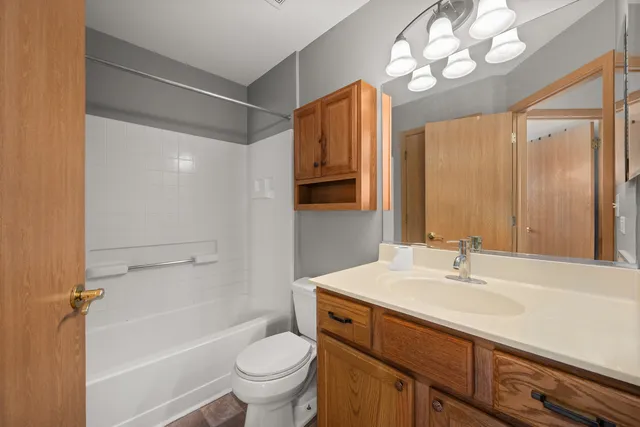 $205,000 | 1526 Grand Drive, Unit 5, DeKalb, IL 60115