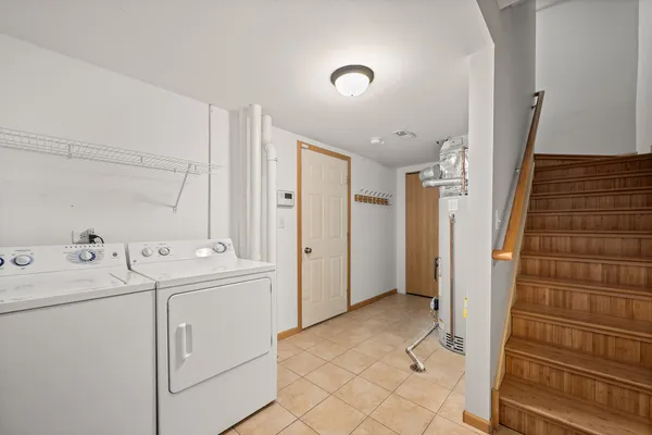 a view of utility room with washer and dryer