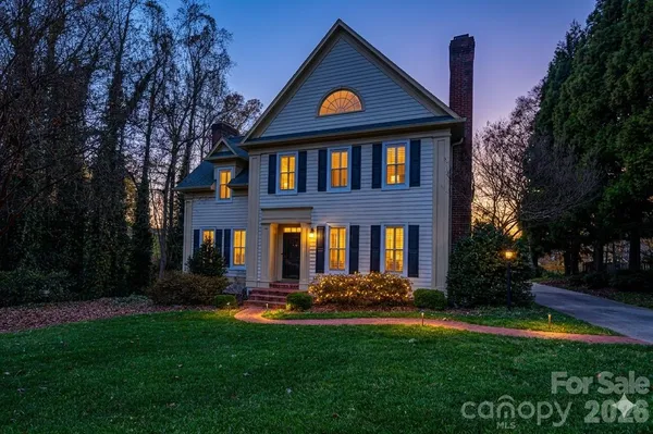 $825,000 | 560 20th Ave Court Northwest, Hickory, NC 28601