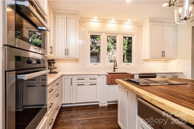 $925,000 | 560 20th Ave Court Northwest, Hickory, NC 28601