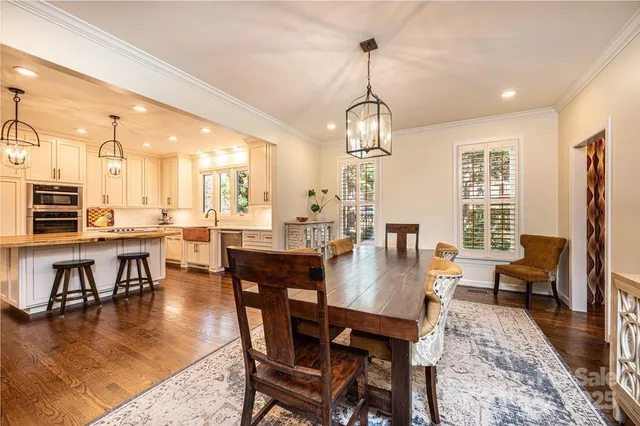 $925,000 | 560 20th Ave Court Northwest, Hickory, NC 28601