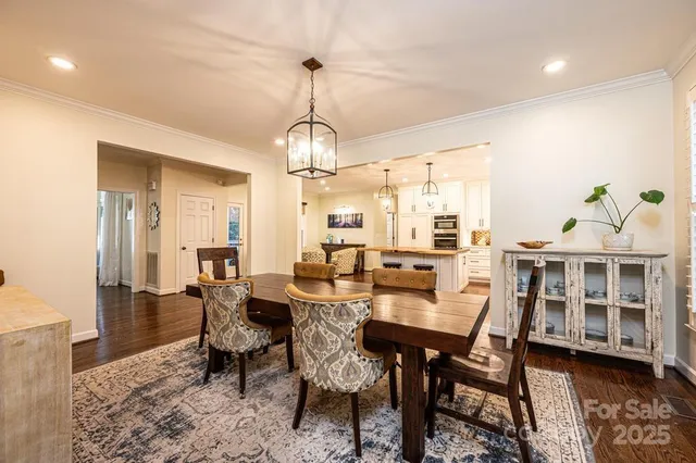 $925,000 | 560 20th Ave Court Northwest, Hickory, NC 28601