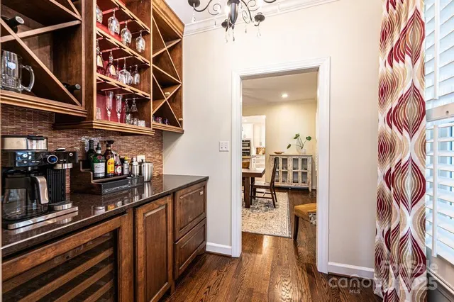 $925,000 | 560 20th Ave Court Northwest, Hickory, NC 28601