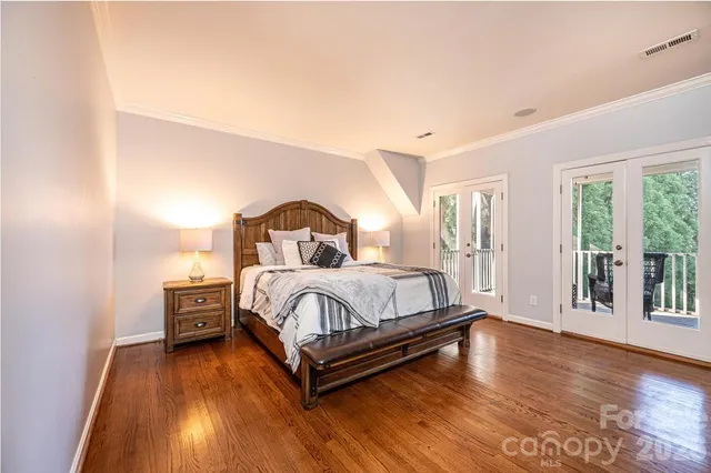 $889,000 | 560 20th Ave Court Northwest, Hickory, NC 28601