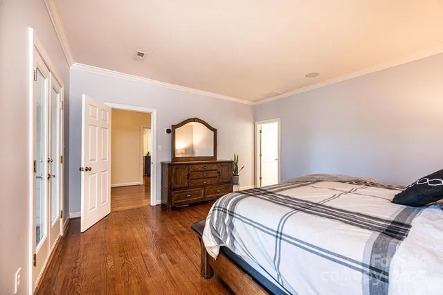 $925,000 | 560 20th Ave Court Northwest, Hickory, NC 28601