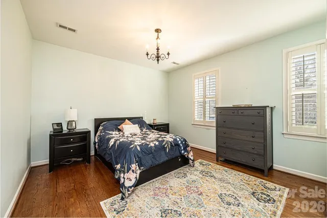 $889,000 | 560 20th Ave Court Northwest, Hickory, NC 28601